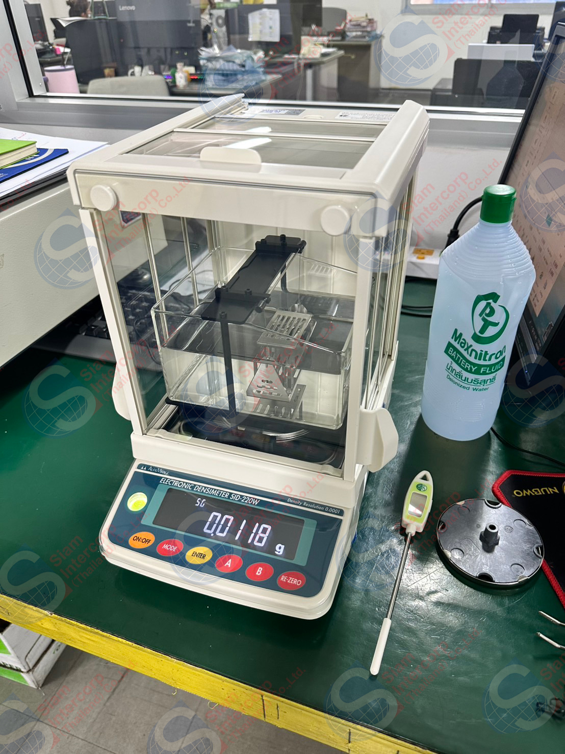ติดตั้งเครื่องวัดความหนาแน่นหรือความถ่วงจำเพาะของวัสดุ (Electronic Densimeter) ยี่ห้อ AlfaMirage รุ่น MD-300S (SIT365) (OW100) ติดตั้งเครื่องวัดความหนาแน่นหรือความถ่วงจำเพาะของวัสดุ (Electronic Densimeter) ยี่ห้อ AlfaMirage รุ่น MD-300S (SIT365) (OW100)