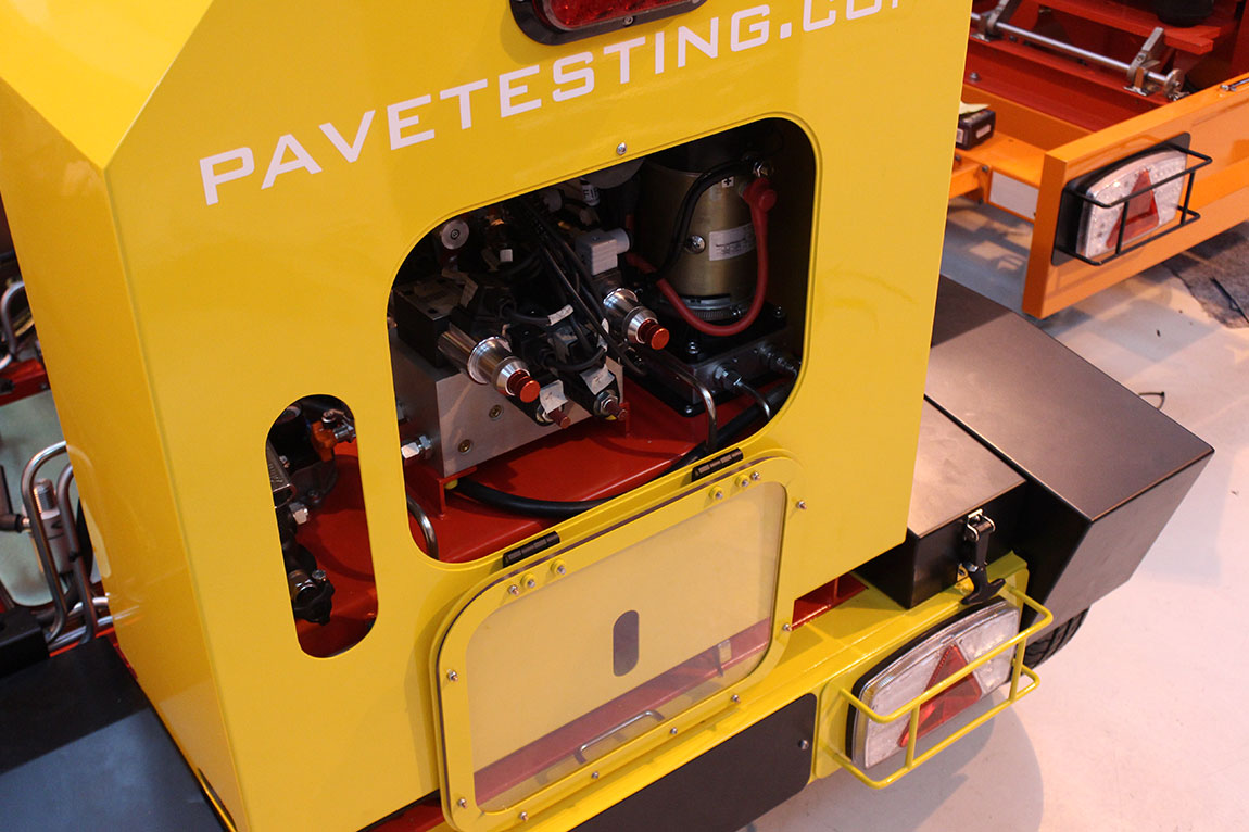 รถสำรวจสภาพโครงสร้างชั้นทางด้วยตุ้มน้ำหนักกระแทก (Pave®HWD) ยี่ห้อ PaveTesting รถสำรวจสภาพโครงสร้างชั้นทางด้วยตุ้มน้ำหนักกระแทก (Pave®HWD) ยี่ห้อ PaveTesting