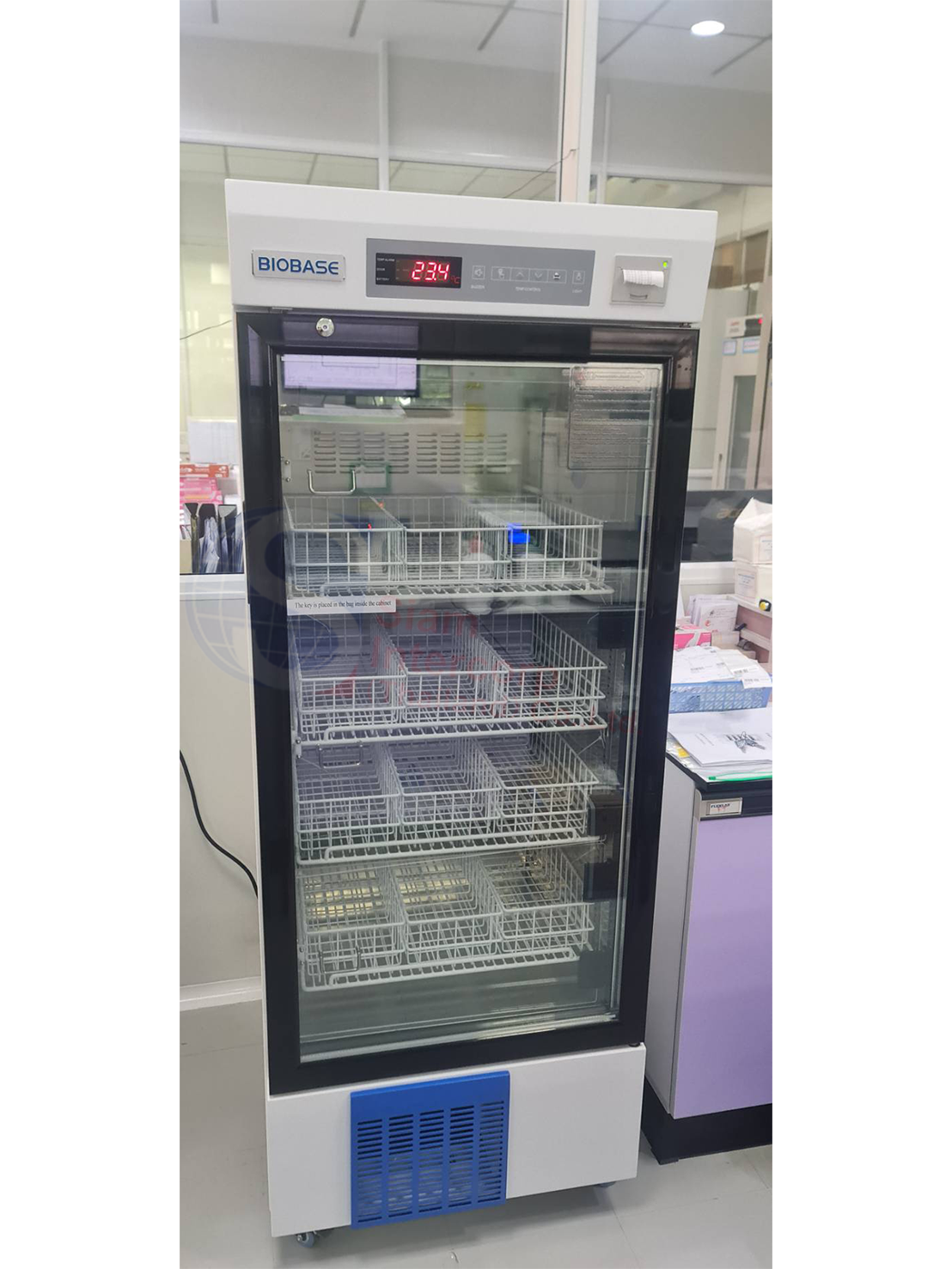 ติดตั้งตู้เย็นเก็บเลือด (Blood Bank Refrigerator BBR Series)  ยี่ห้อ BIOBASE (OW80)