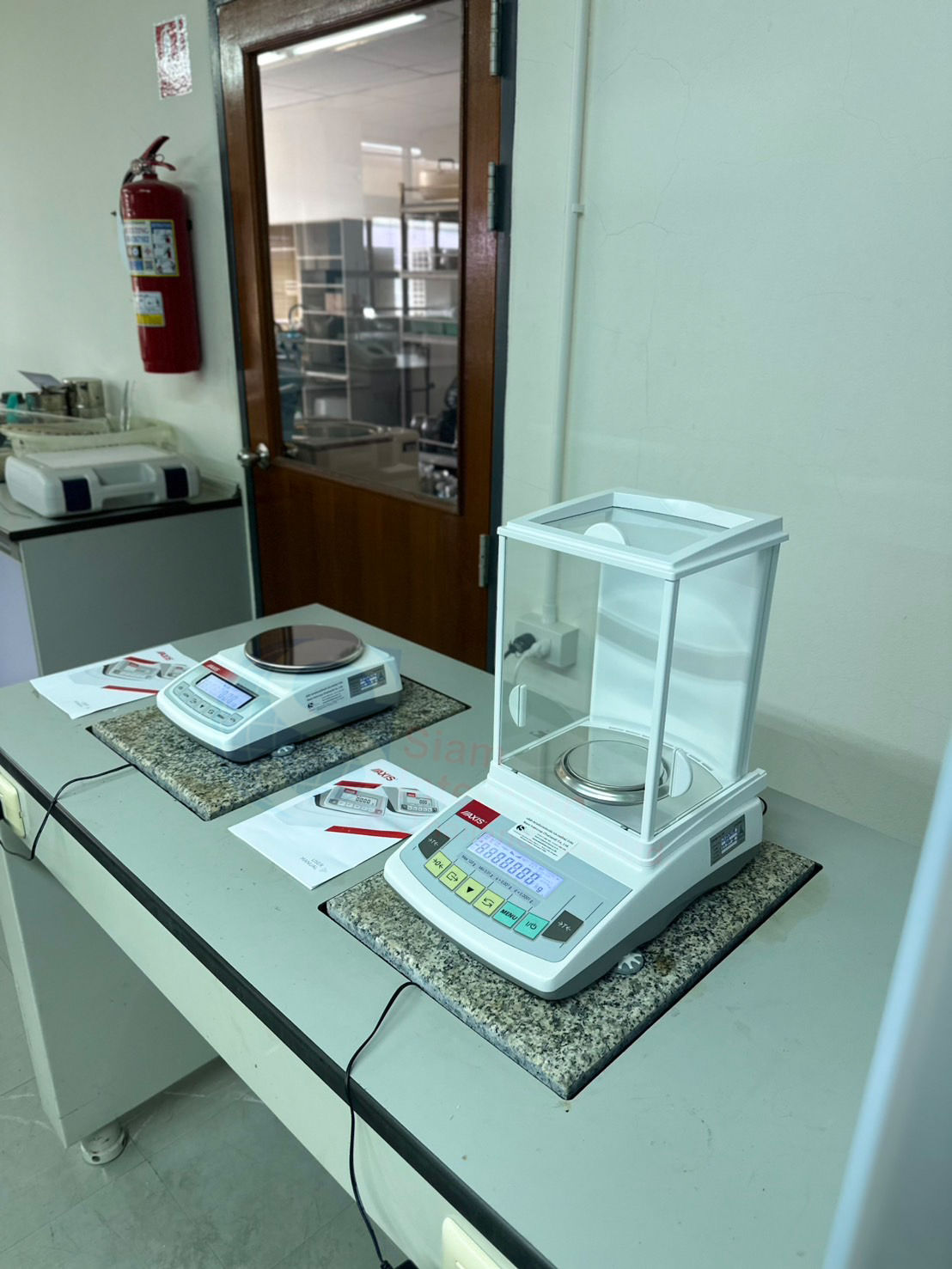 เครื่องชั่งสำหรับห้องปฏิบัติการ (Laboratory Balance) Compact Precise ยี่ห้อ AXIS รุ่น ATA Series (OW91)