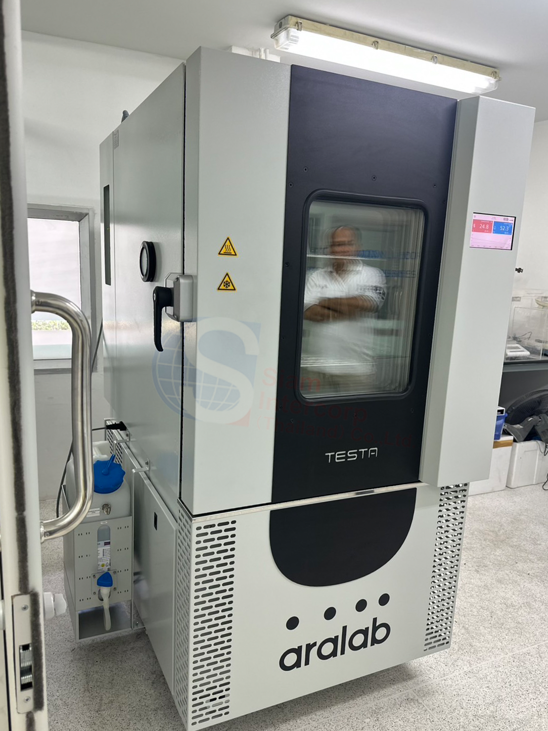 ตู้สอบเทียบอุณหภูมิและความชื้น (Metrology and Calibration Chamber) ยี่ห้อ ARALAB รุ่น TESTACAL 300 (OW92)