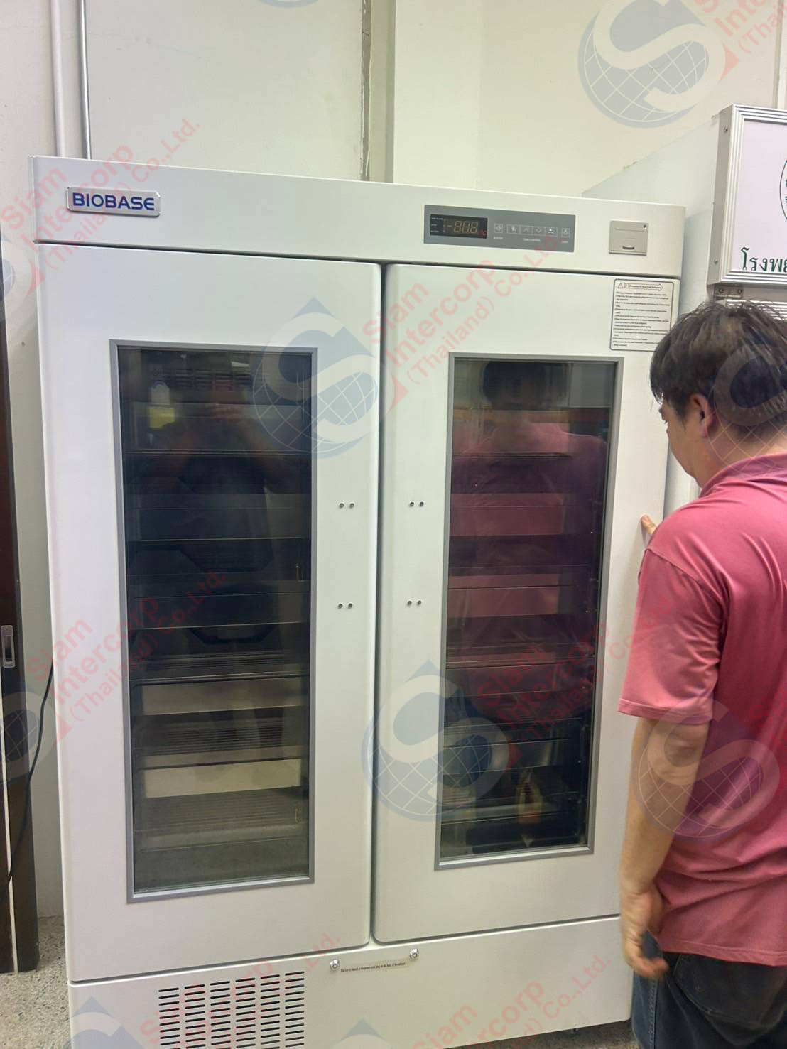 ติดตั้งตู้เย็นเก็บเลือด (Blood Bank Refrigerator BBR Series) ยี่ห้อ BIOBASE รุ่น BBR-4V626 (OW110)