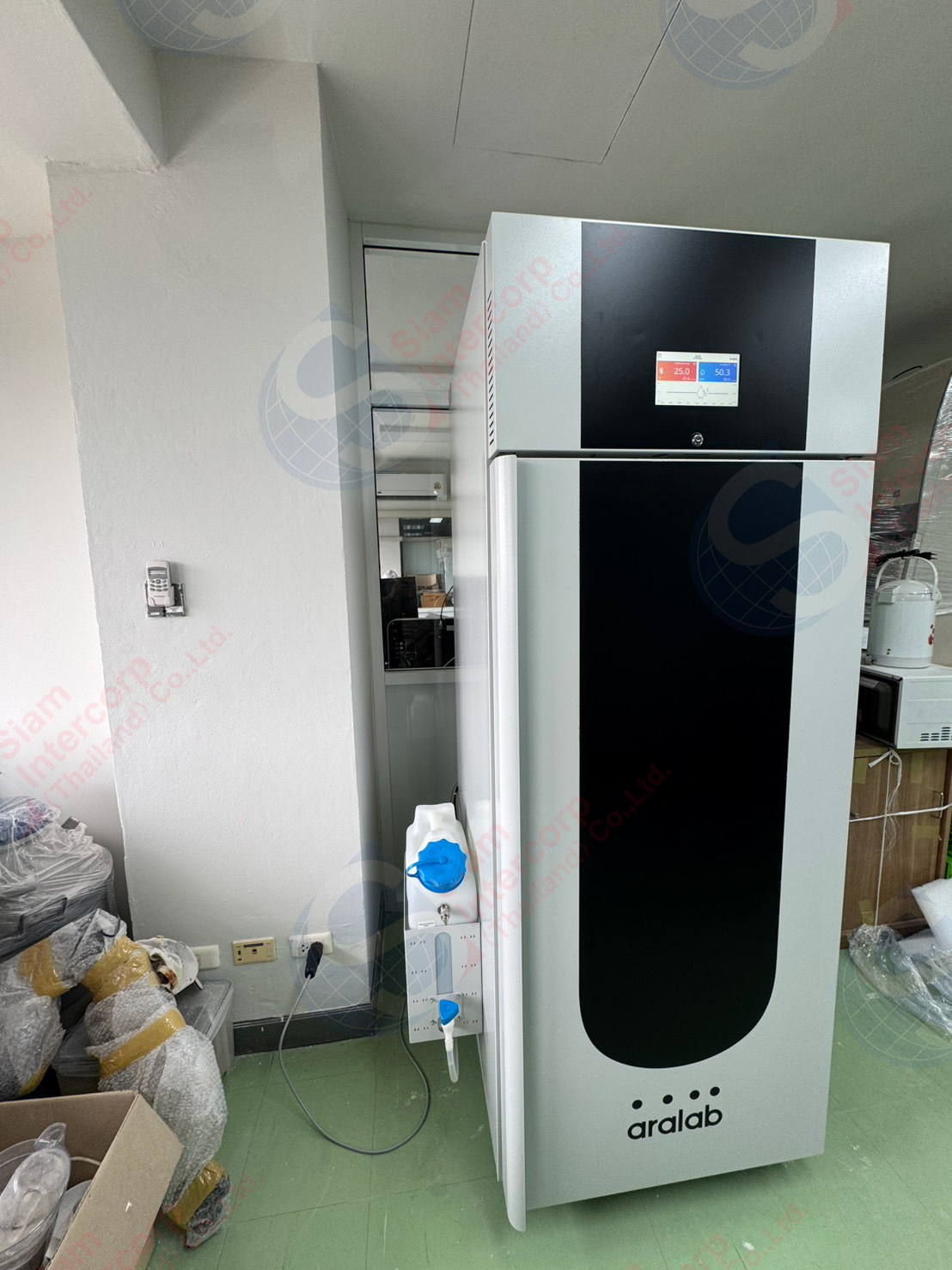 ตู้ทดสอบความเสถียรของยา (Stability Testing Chambers) ยี่ห้อ ARALAB รุ่น REACH-IN (OW113)