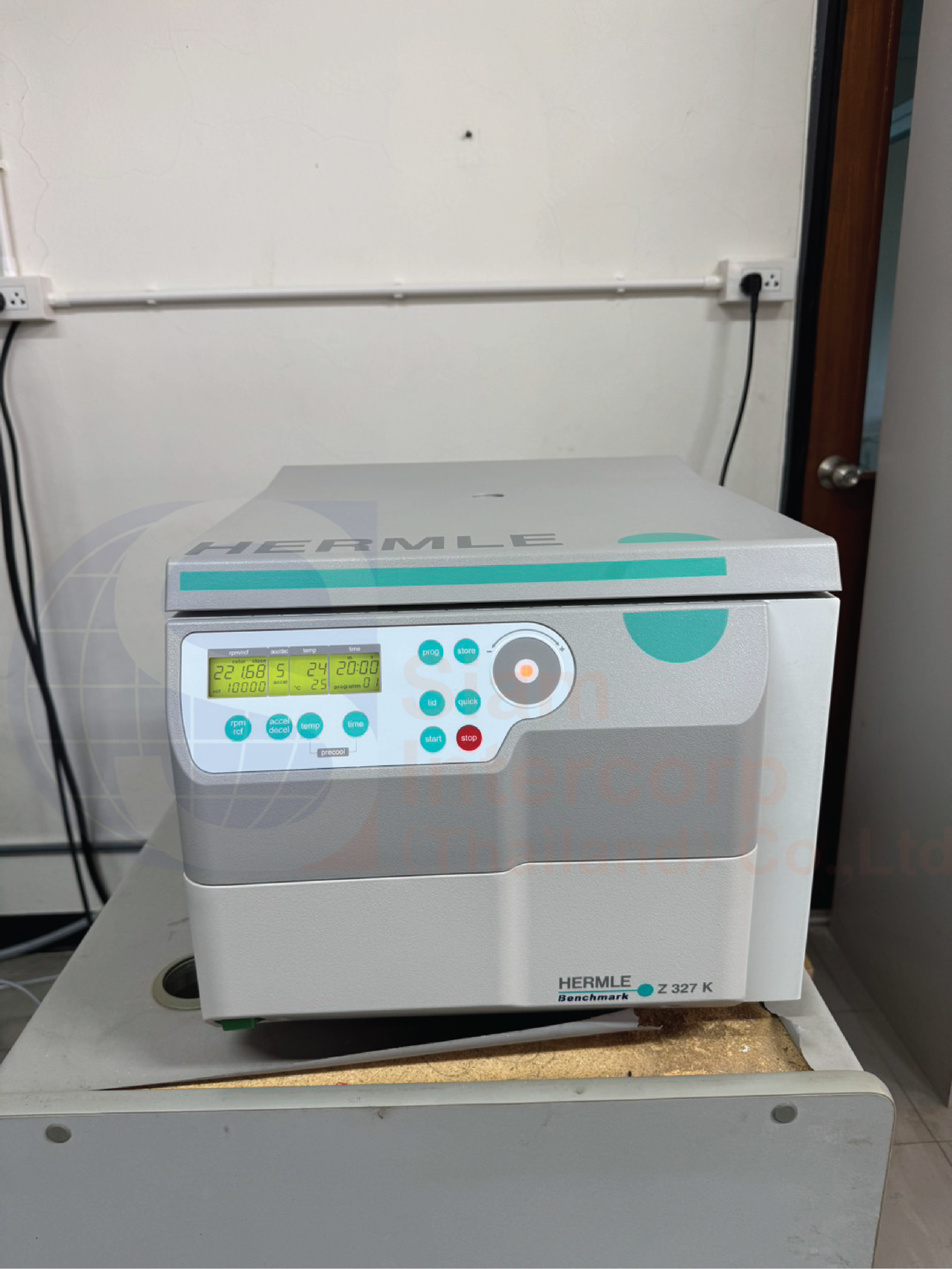Hermle Universal Centrifuge Model Z327-K-E