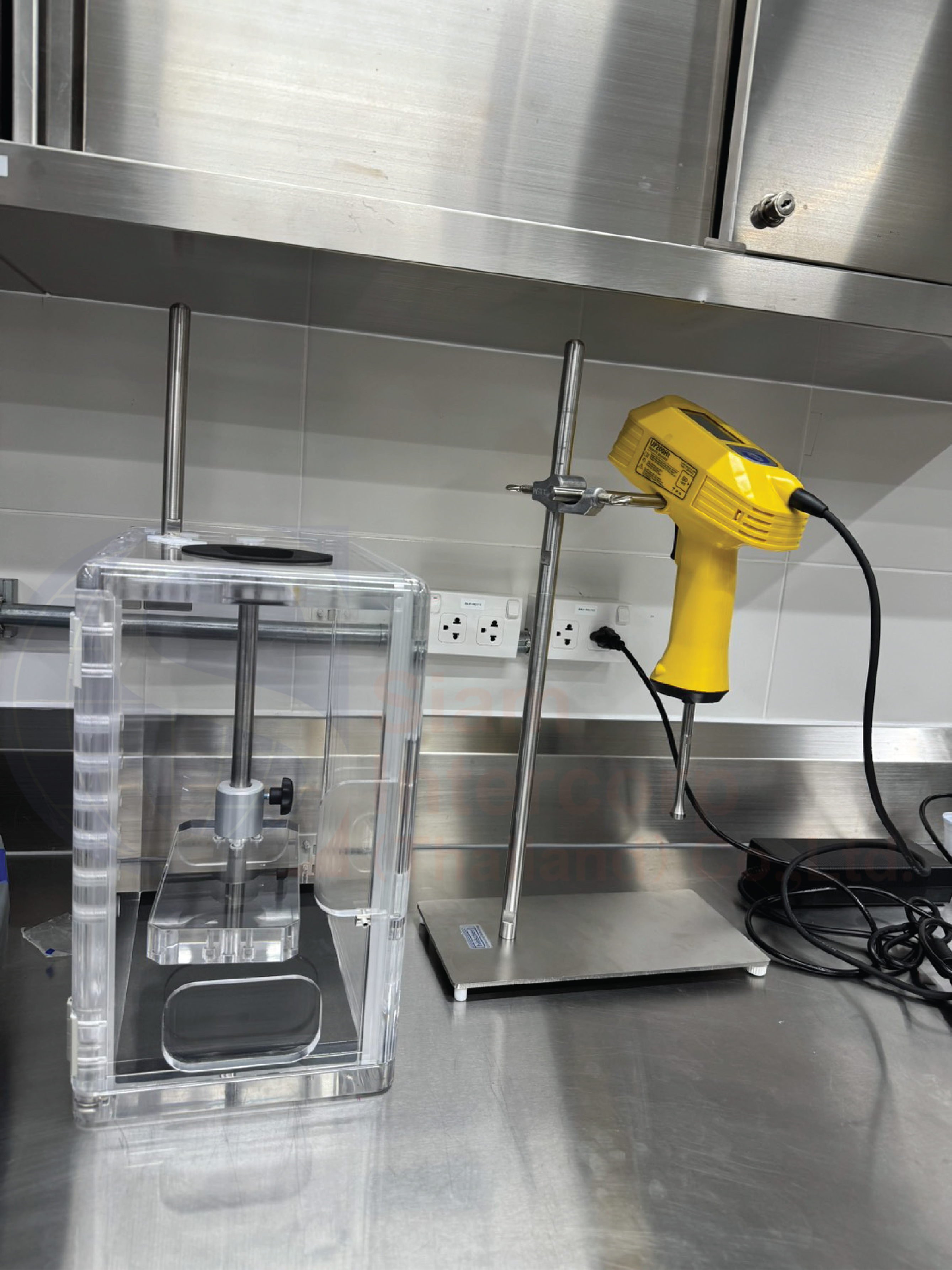 เครื่องกำเนิดอัลตราโซนิกความถี่สูงสำหรับของเหลว  (Compact Lab Homogenizer) ยี่ห้อ Hielscher รุ่น UP200Ht