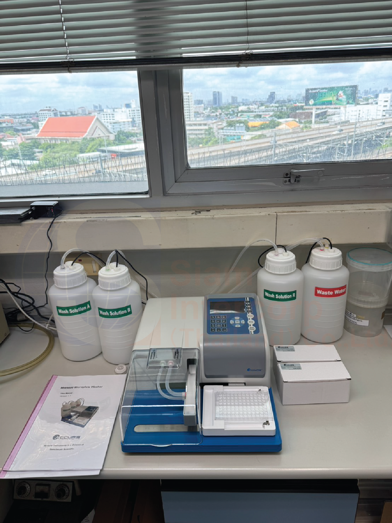 Accuris Microplate Washer for 96 Well Plates รุ่น MW9600